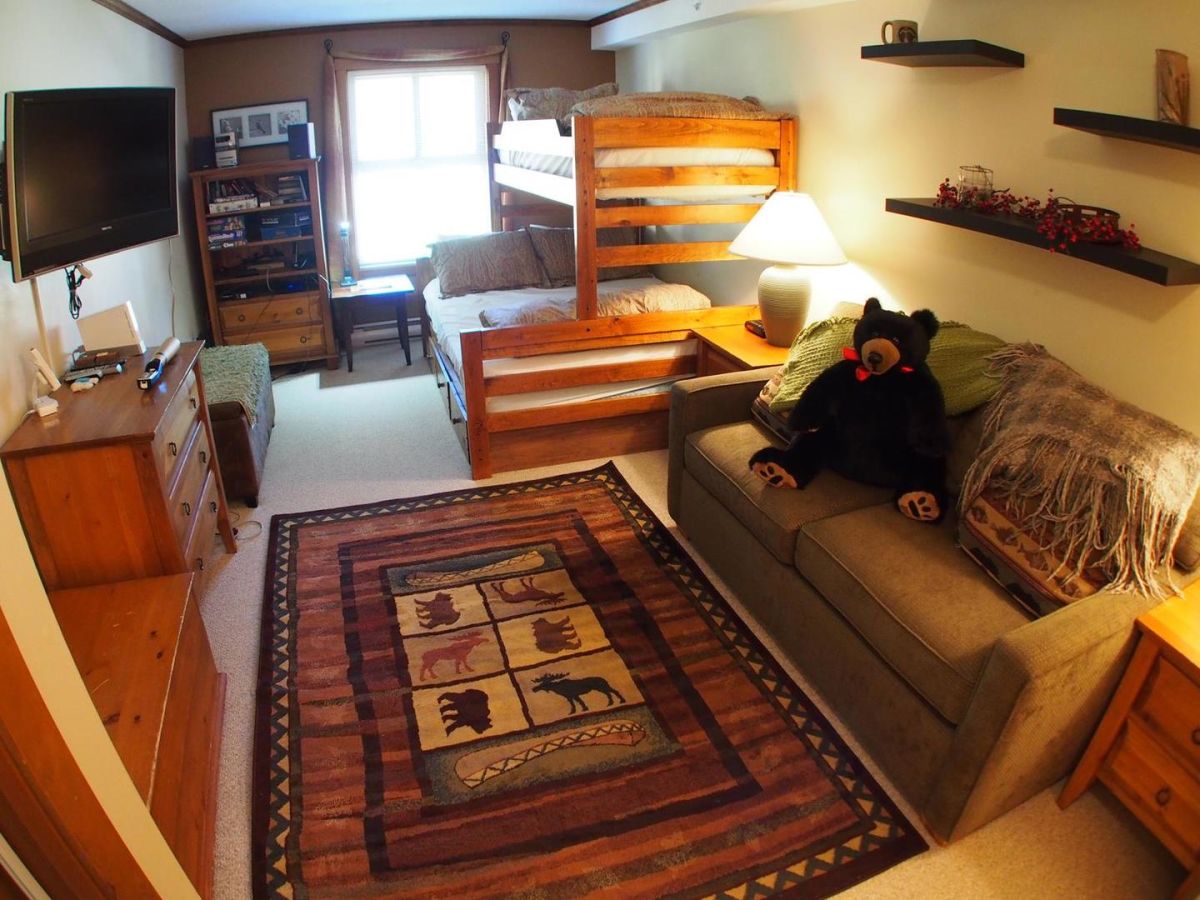 Inside Fireside Retreat, photo 6