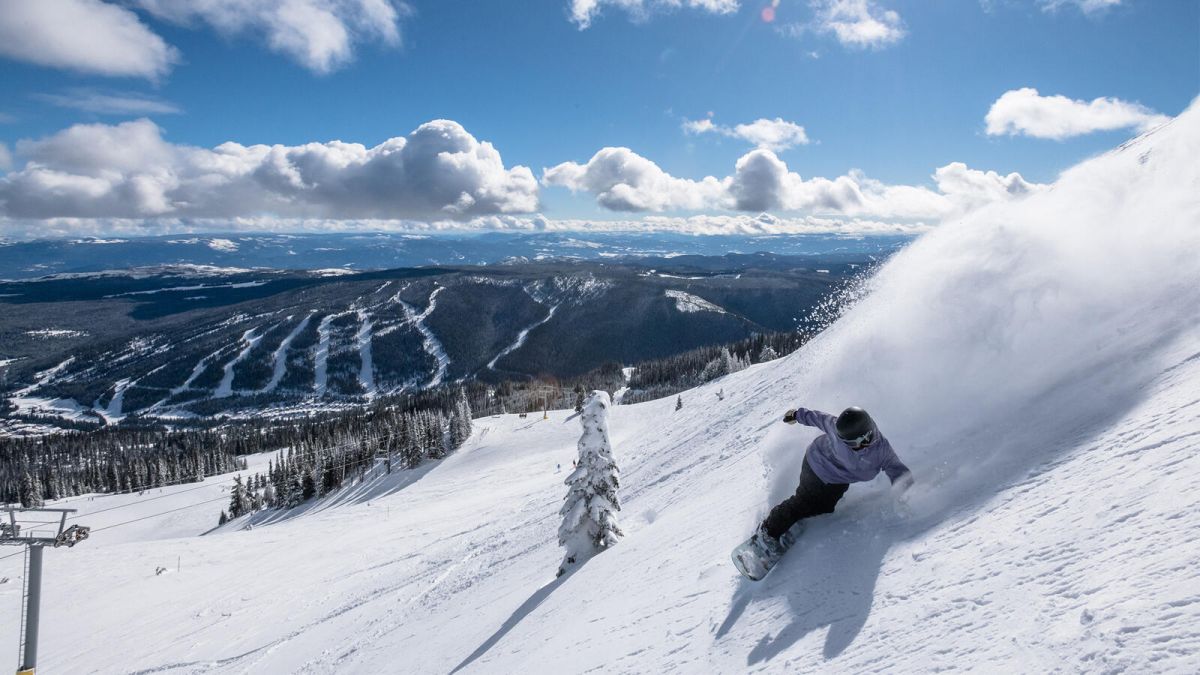 Snowboarding at Sun Peaks
